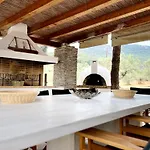 Hermione Hills Luxury By Goutos Luxury Living Дом отдыха *