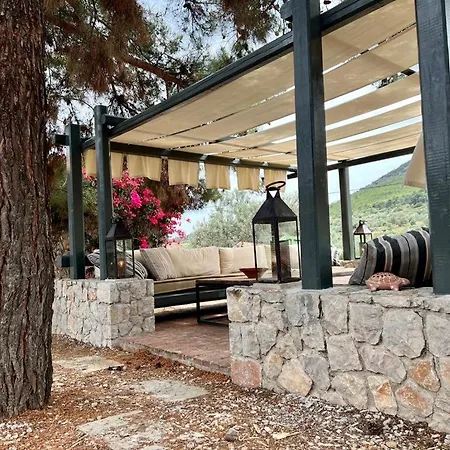 Hermione Hills Luxury By Goutos Luxury Living Дом отдыха *