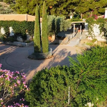Hermione Hills Luxury